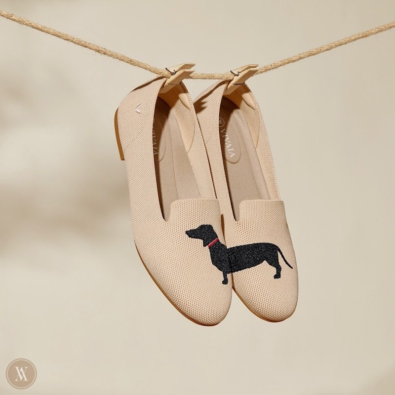 VIVAIA Audrey Round-Toe Embroidered Loafers Dames Almond - Dog | HZV-9267